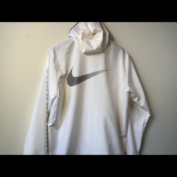 Nike Windbreaker - Picture 4 of 5